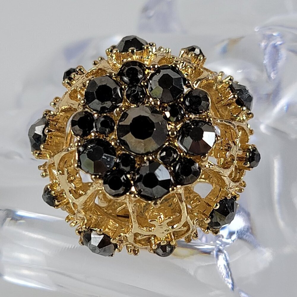 Gold-Tone Gray Crystal Dome Cocktail Ring 6 Stretch Elastic Sizable